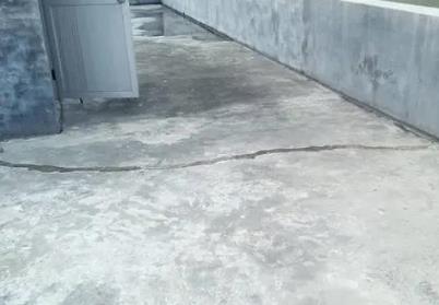 桃城楼顶漏水维修公司分享下如何解决卫生间隐蔽部位漏水的问题?